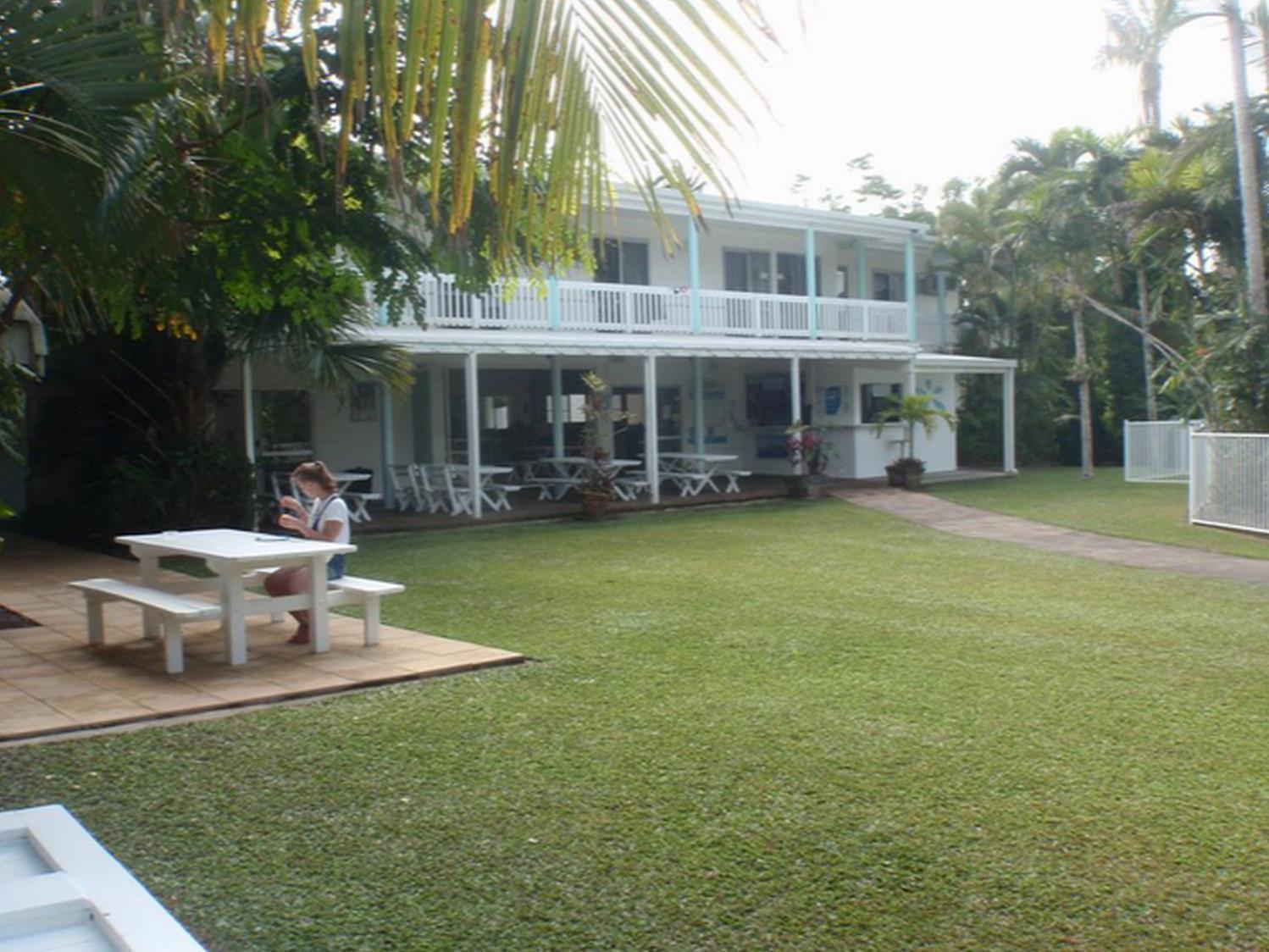 Absolute Backpackers Mission Beach Exterior foto